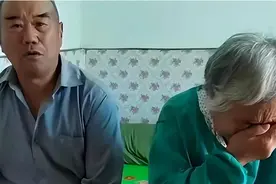 农民父母凑7万送女留学，17年未见，临终才知女儿已成德国教授图片