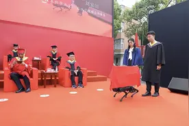 毕业季｜仿生蝴蝶？这份毕业生送给母校的礼物“理工味”十足图片