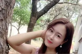 来自奶奶的爱，当媳妇不舒服，奶奶用揪痧秒治好图片