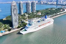 三亚边检站全力保障“鼓浪屿”号邮轮三亚首航图片