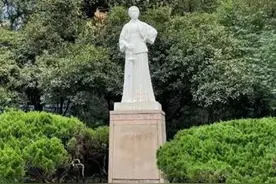 西湖边上的名人墓图片
