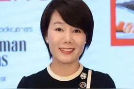 海底捞首位女服务员杨利娟：小学毕业，17岁入职，42岁身价125亿图片