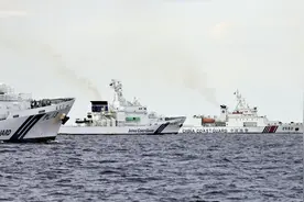 日本集中14艘船进入钓鱼岛，中国海警近逼至1公里，日方大喊危险图片