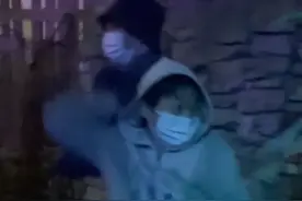 王俊凯和全红婵鬼屋探险差点撕衣，惊险体验引爆网络热议图片