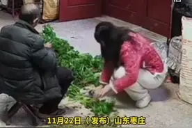 女孩刷手机看到有人跳“科目三” 模仿了一段 奶奶开启“驱魔”模式 奶奶：你离开俺孙女！图片