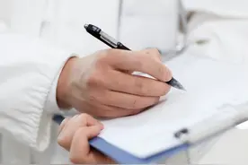 人活多久看手掌就能知？医生直言：长寿的人，手掌或有这3个特征图片
