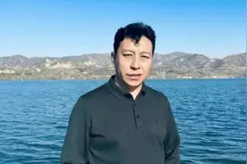 素人“闻神”两场直播获利840万，专家：不排除有资本运作图片
