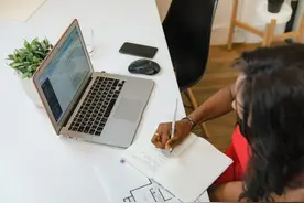 我，三甲医院的护士，透露工资有多少？为什么医院都在大量招护士图片