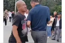 太惨！网红“夹包哥”跳广场舞被捅而亡，内情曝光，生前预言成真图片