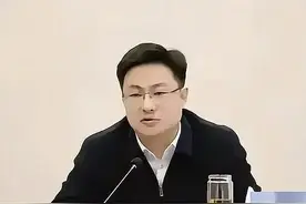 毛奇被双开图片