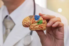小心！睡前有这5种表现，可能是脑梗图片