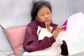 自闭症菲儿：妈妈总自我感动，女儿面向变了 越来越痴傻 不反思吗？图片