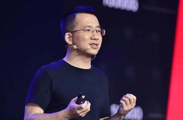 豪赌中国会低头? 变本加厉, 连下两条"封杀令", 美方： 等中方的电话
