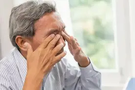 眼睛是“脑梗”的放大镜？医生说：眼睛若有这4个异常，及时就医图片