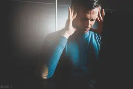 手机打得多，男人性趣低图片