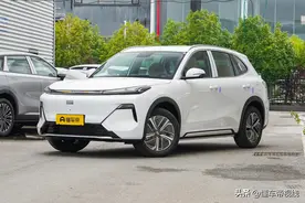 新车 | 至高1.6万元红包补贴，吉利银河星舰7、E5、E8最新购车政策图片