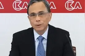 李嘉诚大儿子近况曝光，满头白发气血不足，曾坦言羡慕弟弟李泽楷图片