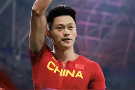 中国队首次包揽亚运男女百米冠军图片