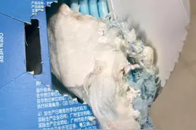 卫生巾彻底塌房了！无良商家牌子背后曝光，难怪总有妇科病！会痒图片