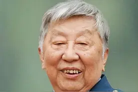 离世8年后，才明白阎肃遗孀为何85岁了，仍要将儿子告上法庭图片