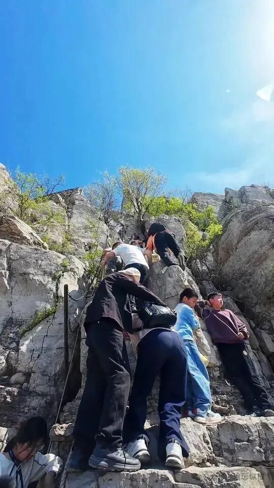 全免费!临沂春假建议安排一天:爬山峰、钻山洞!