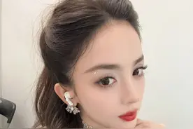 从你的全世界路过：泰国街头偶遇娜扎，网友：我哭了!图片