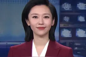《新闻联播》主持人王音棋“突然”一笑，评论区沦陷：再也不看你图片