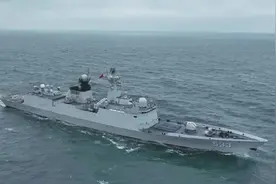 台军老舰逼近054护卫舰，双方0.6海里近距离对峙，敢开火没好下场图片