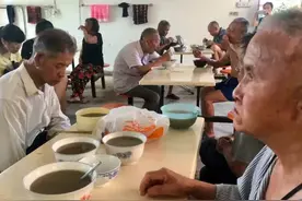 血糖高还吃绿豆？医生提醒：高血糖想平安度夏，3种豆少吃！图片