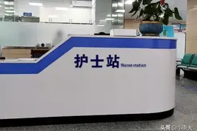 16岁女孩结肠癌，她坐在走廊里喘气，我祈求爸爸的结肠手术成功图片