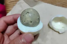 听说鸡蛋滚身上能去湿毒，不知道是不是真的图片