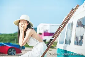 “人到中年，风情万种”：敢释放性张力的女人，才是人生赢家图片