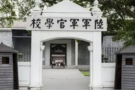 毕业于黄埔军校的开国将帅，要评选“十大名将”，都会有谁？图片