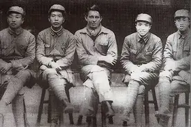 兵团司令员是上将，政委却没有军衔，反而陆续担任五省的省委书记图片