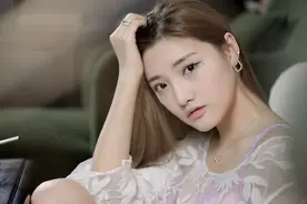 女性身体柔软的秘密：生理差异和性别特征图片