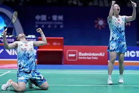 国羽会师中国公开赛女双决赛，王祉怡突破日本选手合围，杀进女单决赛图片
