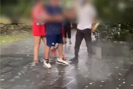 忍够了！江苏某地老人晨练扰民，男子喷洒杀虫剂驱赶，遭老人群殴图片