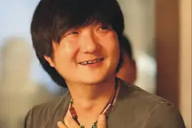 他凭《老鼠爱大米》狂赚2亿！替刘德华照顾杨丽娟，为何近况潦倒图片