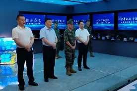 曾被授予“全军优秀指挥军官”的将军，履新职图片