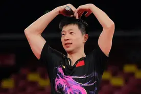奥运“五冠王”、36岁马龙担任中国体育代表团旗手，称代表国乒集体，“继续在巴黎延续国乒荣耀”图片