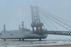 850米舰桥新型“登陆驳船”，突破滩头防守，夺岛作战新利器图片