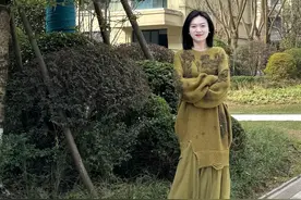 开年就火了的咸菜绿毛衣+纱裙，果然挺好看的！图片