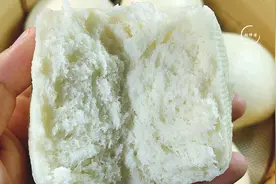蒸馒头时，最忌只放酵母！多加这2样，馒头又大又软，太香了！图片