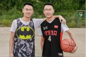2016年，刚毕业女老师被双胞胎学生请上门，死前求饶：错了，不学图片