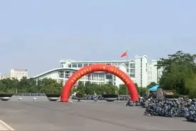 再忆五十年同学聚会图片