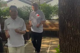 一个月瘦20斤？“指压板超慢跑”爆火，医生提醒图片