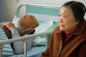 74岁大爷补钙5年肾衰竭去世？医生：90%的人都补错了图片