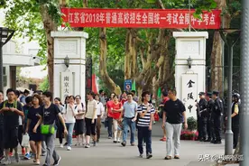 现在的高考生吊打80、90年代的高考生？图片