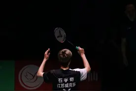 石宇奇已返回驻地休息，本人回应退赛：肠胃炎高烧引发身体不适，想坚持打完比赛没和队里说图片