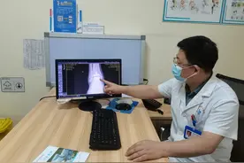 踝关节疼了十多年，置换后“健步如飞”图片